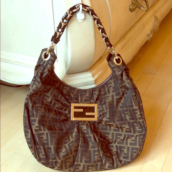 fendi hobo shoulder bag